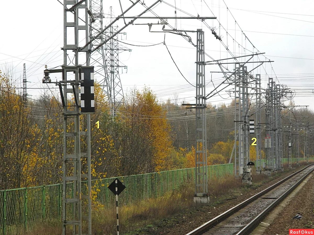 контактная сеть постоянного тока на железной дороге. фото промежуток. контактная сеть переменного тока 27. девушки с большим просветом между бедер. воздушный промежуток (изолирующее сопряжение).