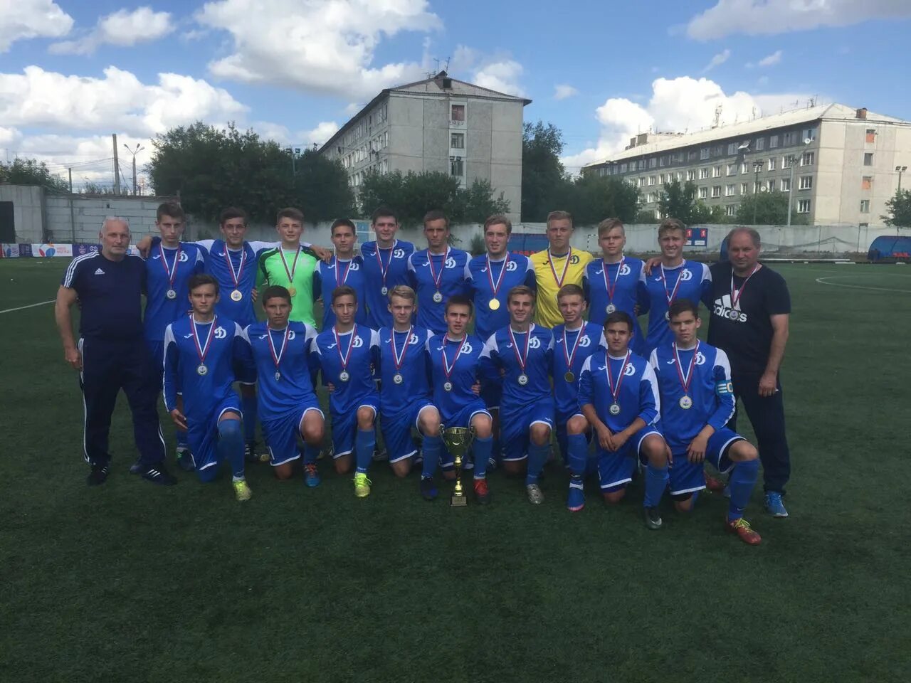 Тренер 2000. Тренер 2000. Тренер 2000. Турнир памяти виктора сиротинина в ангарске. Команда кристалл.