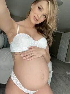 Emma hix pregnant