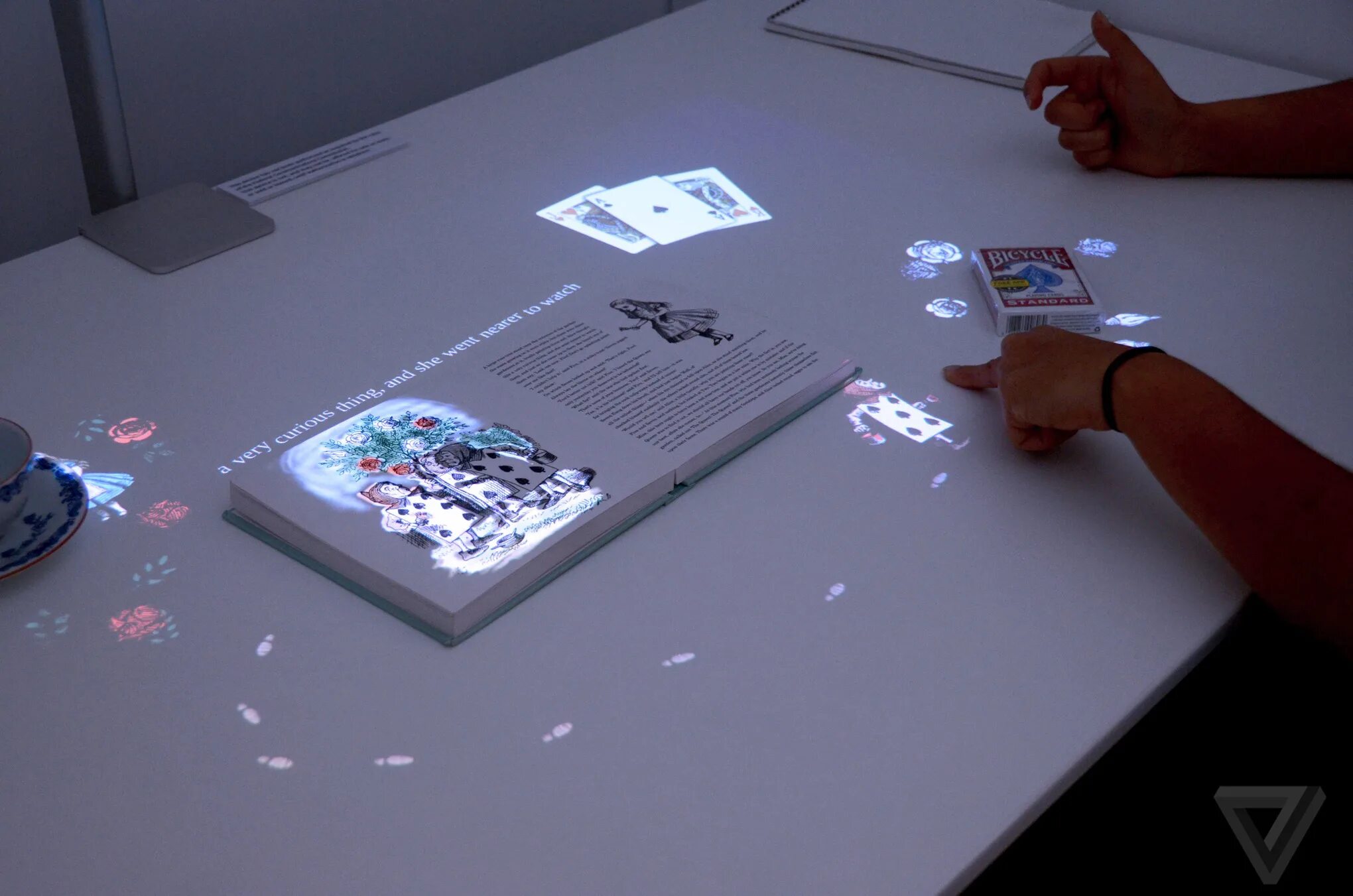 Interactive 5. Проектор будущего. Интерактивный дизайн. Интерактивный маппинг. Интерактивный экран для детей.