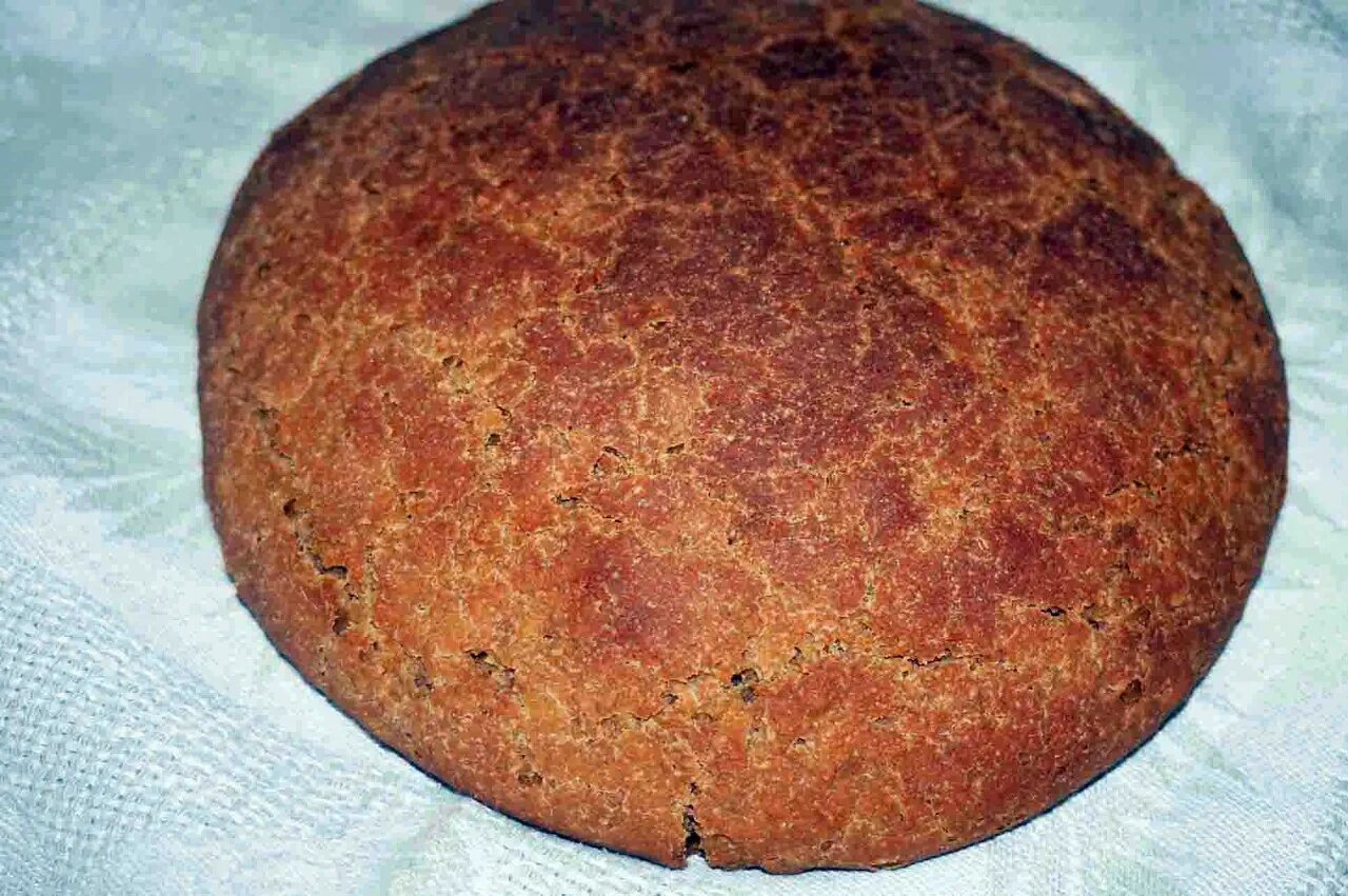 Царский хлеб. Хлеб Императорский. Греция мясную лепешку. Азербайджанская лепёшка с мясом.