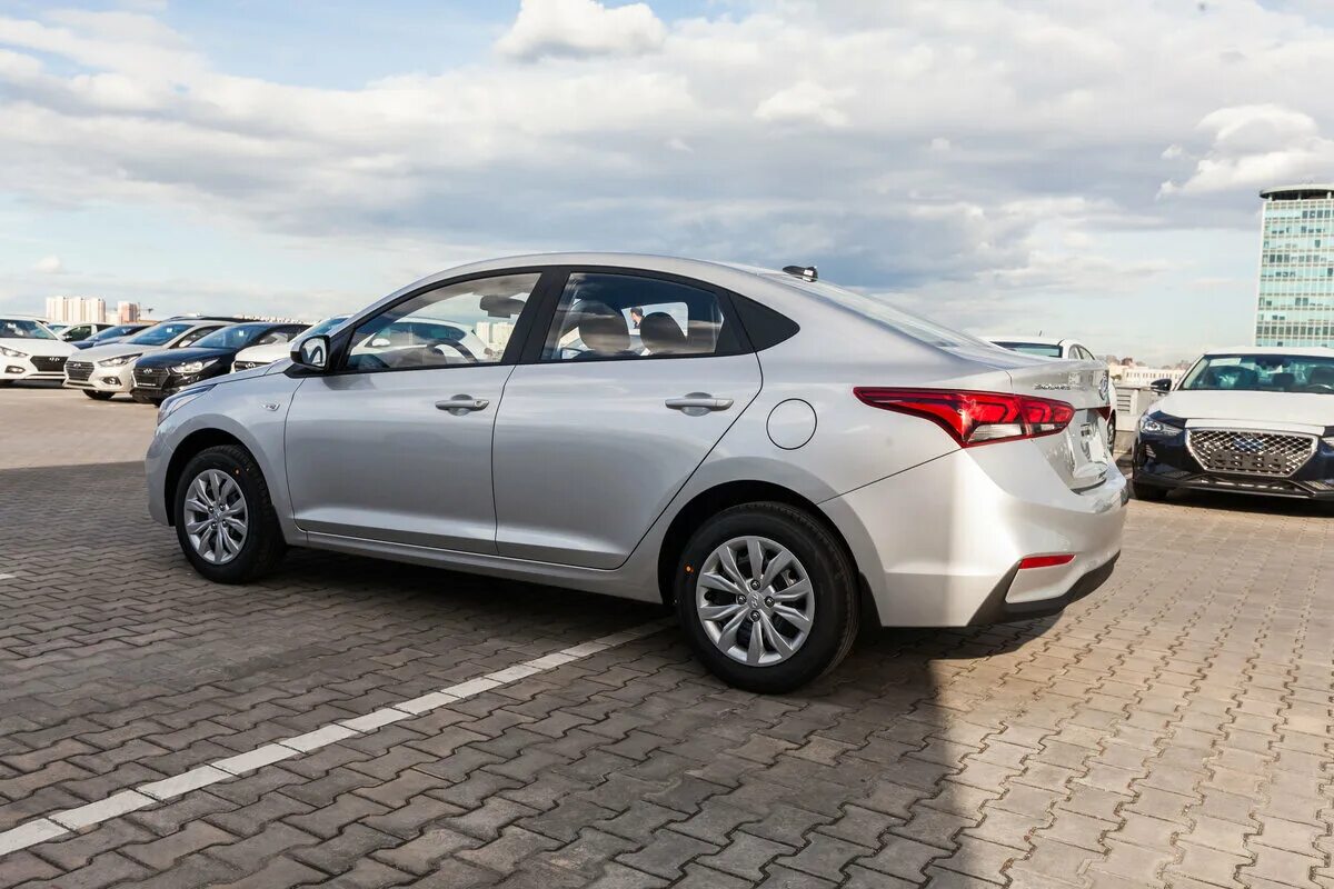 Хендай солярис 1.6 2018. Хендай солярис 2018 серый. hyundai solaris 2018. хендай солярис 2018 серебристый. hyundai solaris 2.