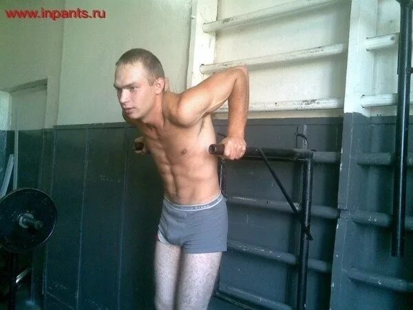 Поджарый спортсмен оказался быстро ебущимся скорострелом