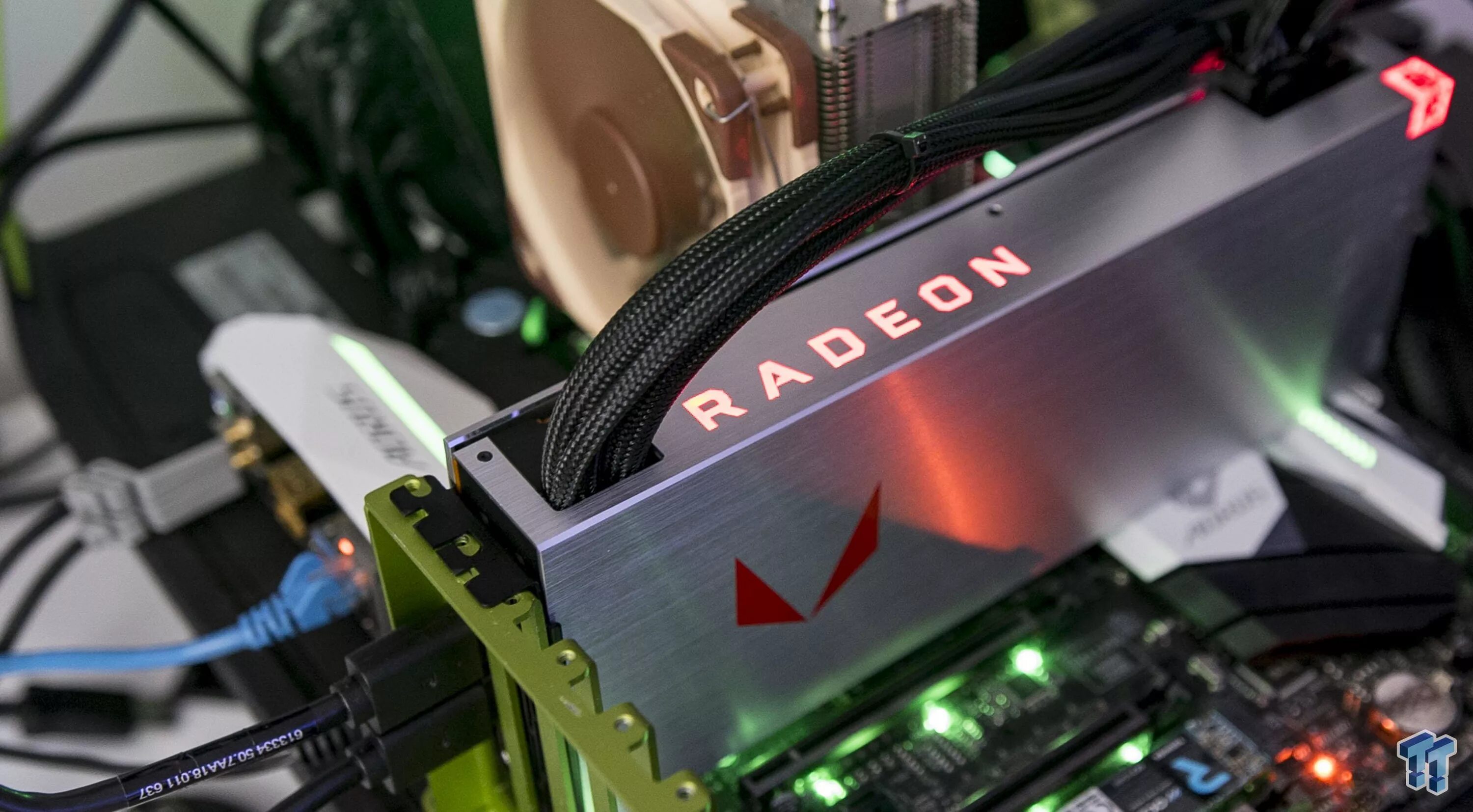 Видеокарта светится. AMD RX Vega 64. Radeon RX Vega 64 Liquid. AMD Radeon RX Vega 64 Liquid Cooling. RX Vega 6.