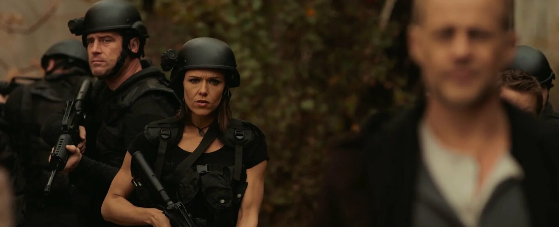 Hashtag фильм 2017 кадры. Битва с киборгами фильм 2017. Битва дронов фильм 2018. Кино новый киборг. Битва с киборгами фильм 2017.