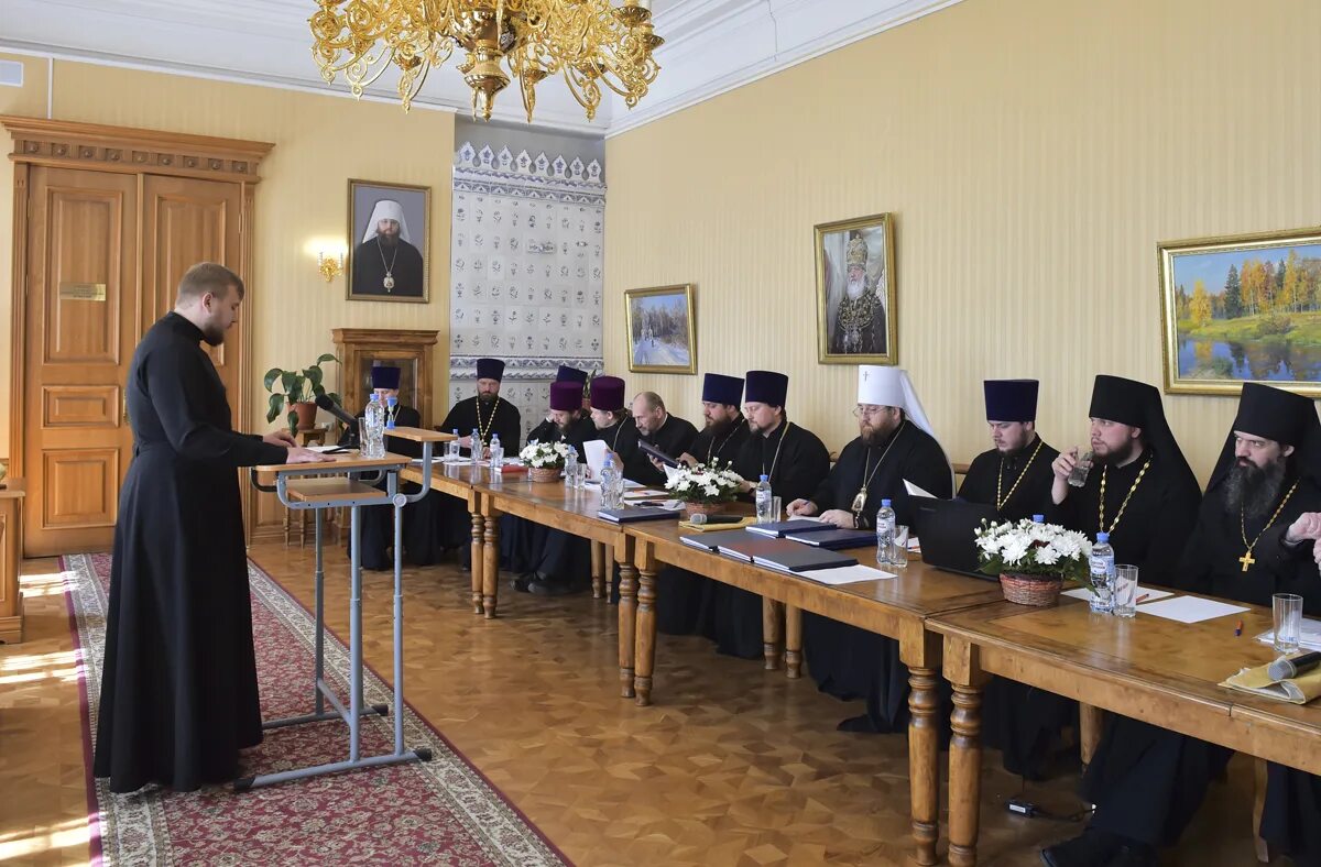 Духовная семинария иркутск. Урок в семинарии. Программа семинарии. Бурсевич жировичская семинария. Программа семинарии.