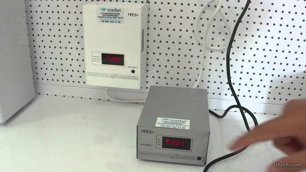 Стабилизатор 35 квт. Симисторный стабилизатор ekf 10000. Симисторный стабилизатор напряжения. Стабилизатор 35 квт. Стабилизатор напряжения энергия симисторный.