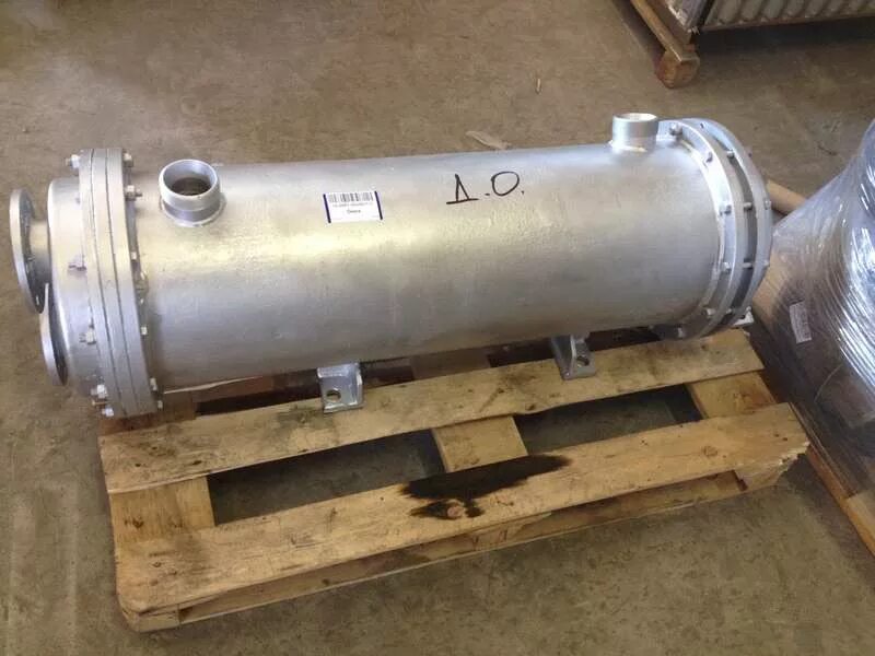 маслоохладитель дизеля. 10. охладитель гидравлического масла гидравлика. охладитель водомасляный 20мк. 4td 2lt.