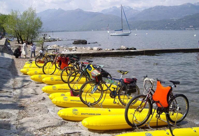 Water bike. SBK катамаран из велосипеда. Водный велосипед. Плавающий велосипед. Водный велосипед катамаран.