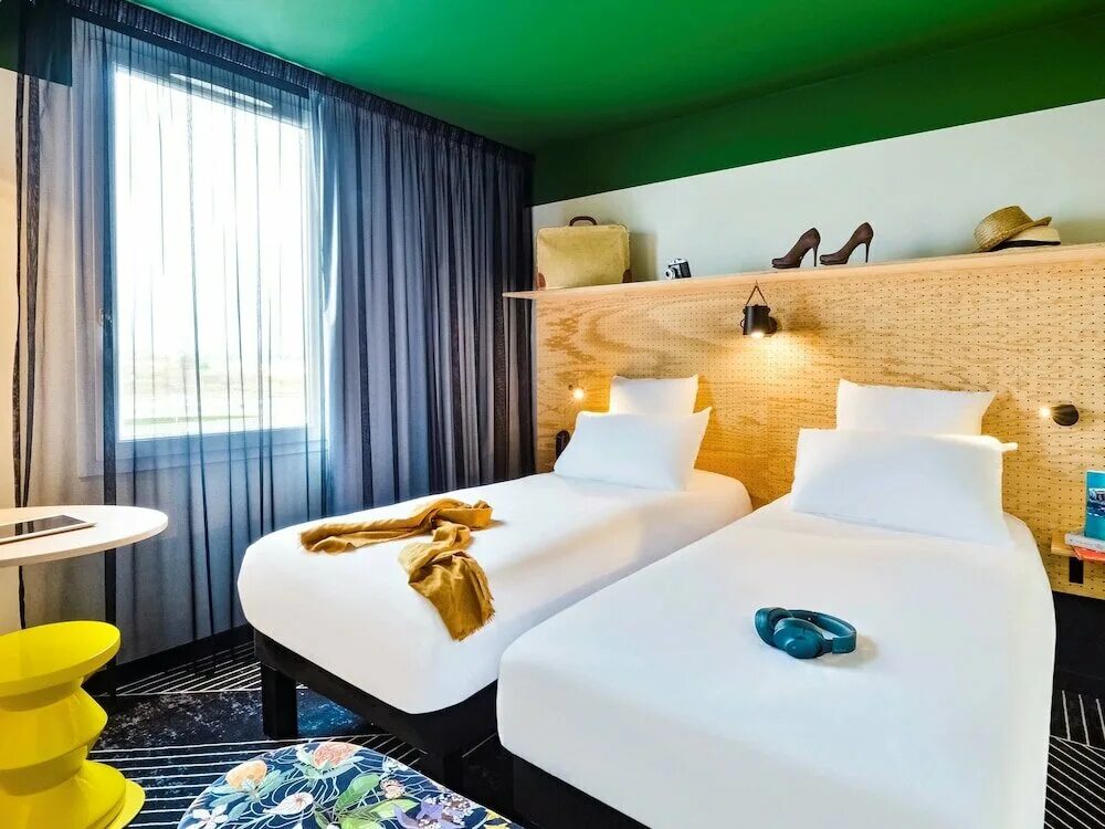 Отели не принимающие мужчин. Ibis Styles 4 Нячанг. Ibis Styles Dragon Mart Hotel 3* (International City). Ibis Styles Orestad Denmark.. Malaysia Olympic Hotel.