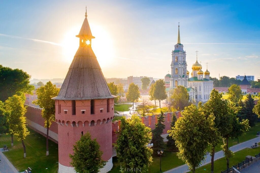 Тульский Кремль Тула. Тульский Кремль красота. Музей Тульский Кремль. Пятницкая башня тульского Кремля.