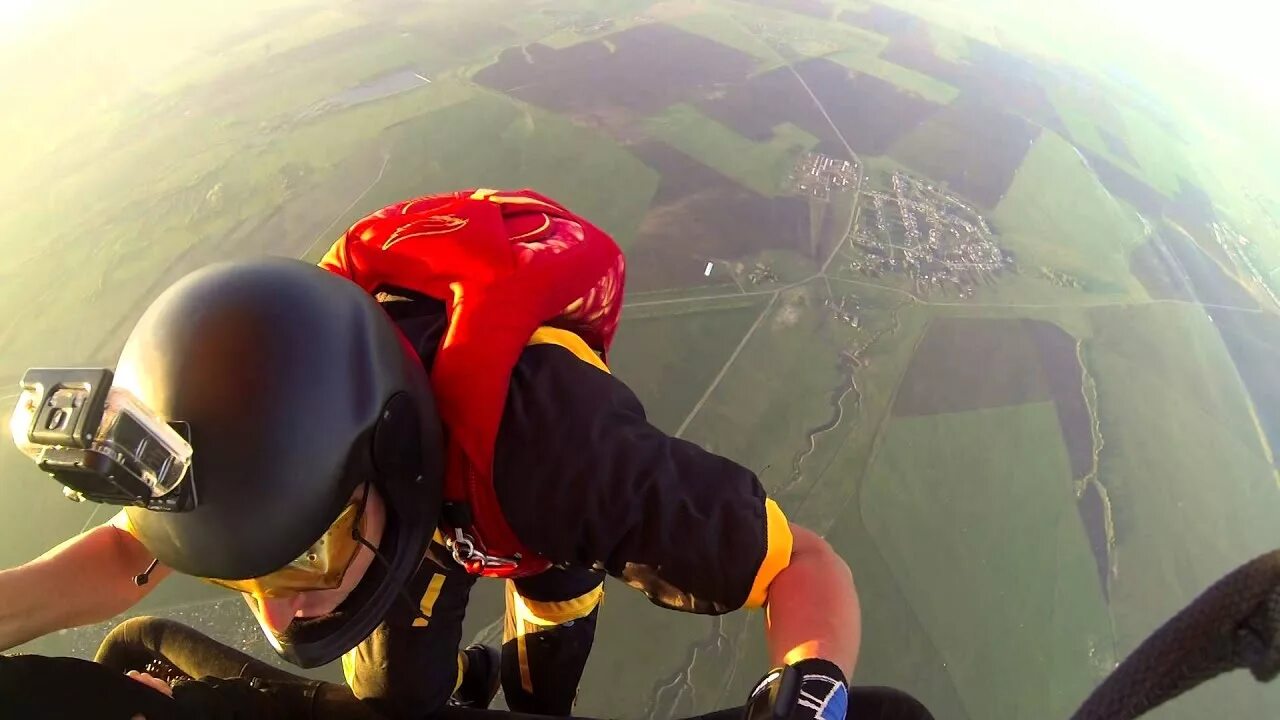 Прыжок с парашютом с воздушного шара. Прыжки с парашютом из воздушного шара. Прыжок с воздушного шара. Шар парашют. Парашют и воздушный шар.