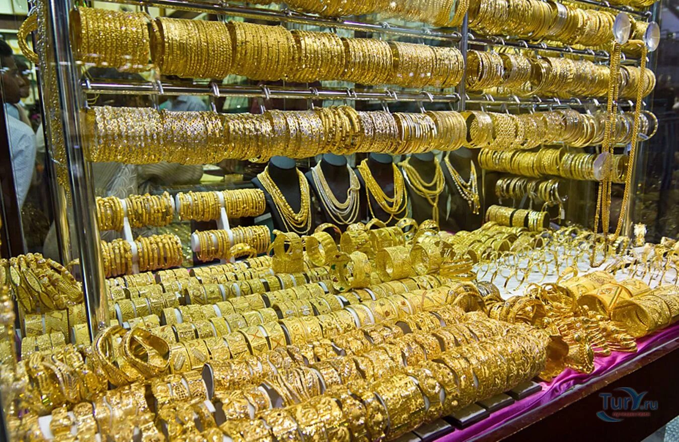 Кому продать золото. Золотой рынок Gold Souk. Арабские эмираты золотой рынок. Gold Souk Дубай. ОАЭ золотой рынок в Дубае.