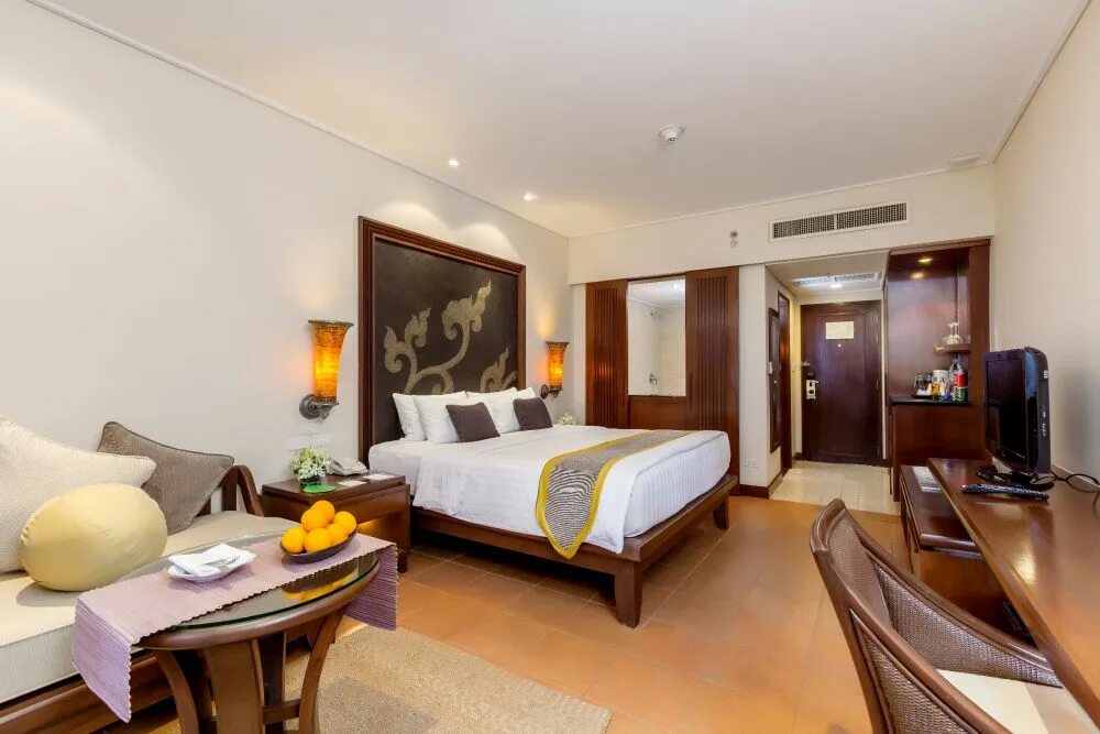 Movenpick resort karon. Мовенпик пхукет карон. movenpick отель пхукет. отель парадокс резорт пхукет. мовенпик тайланд пхукет.