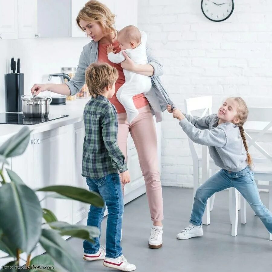 Не работаю детей нет