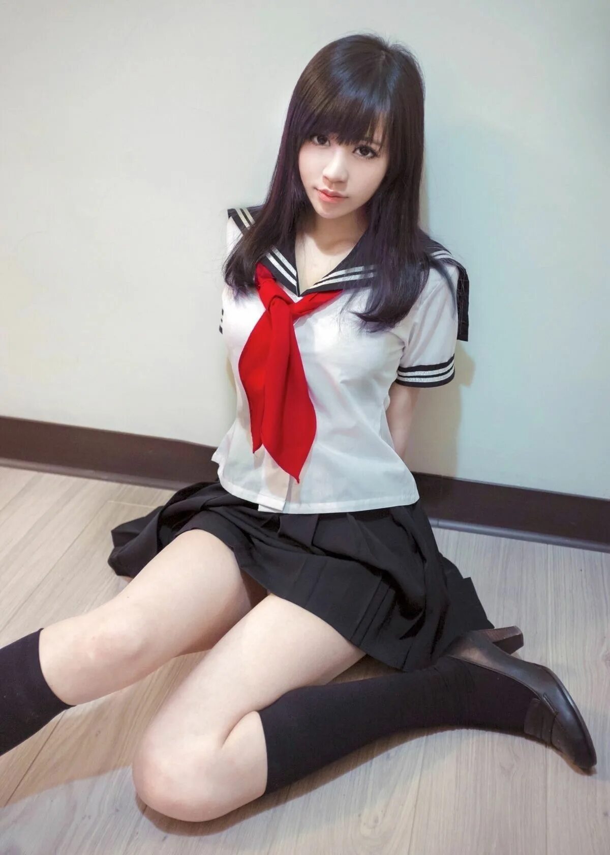 Японская девушка. Japanese schoolgirls videos. Корейские девушки в школьной форме. Рейна хиросе. Азиаточки в школьной форме.