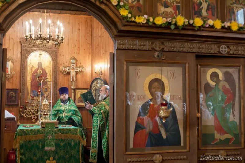 казанская икона в храме. сергиевский храм пос. свенский монастырь внутри. икона матроны московской фото. икона блаженной матроны московской.