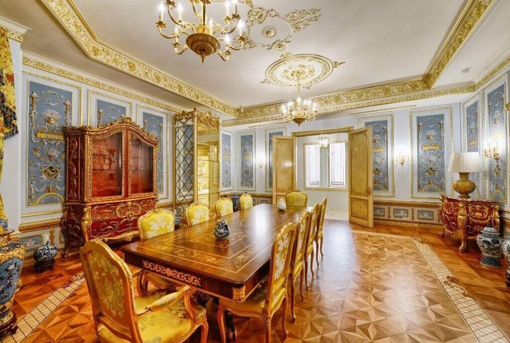 Gold дома. Золотой дворец на Рублевке. Золотой дворец на Рублевке за 100 миллионов. Дворец на Рублевке за 100 миллионов долларов.