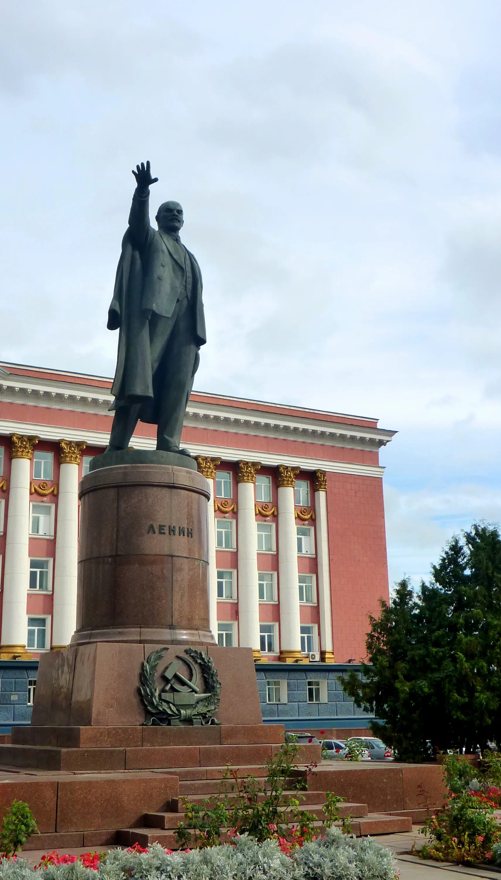 Курск: Памятники и статуи Курск: просмотреть Памятники и статуи (10) Tripadvis