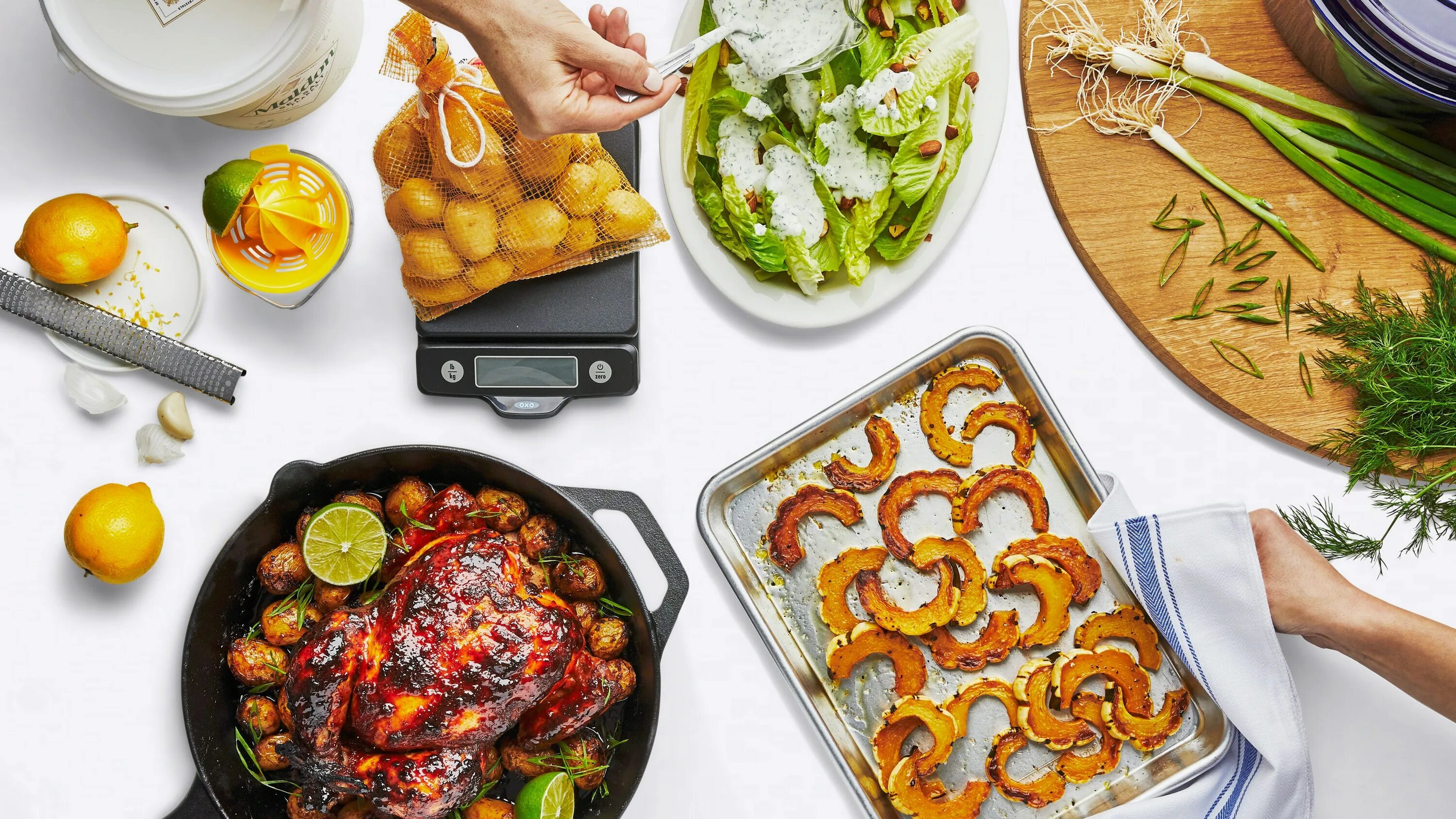 Готовка на кухне. Приготовление п. Вася готовит блюдо из четырех ингредиентов. Повар с блюдом. Вася готовит блюдо из четырех ингредиентов.