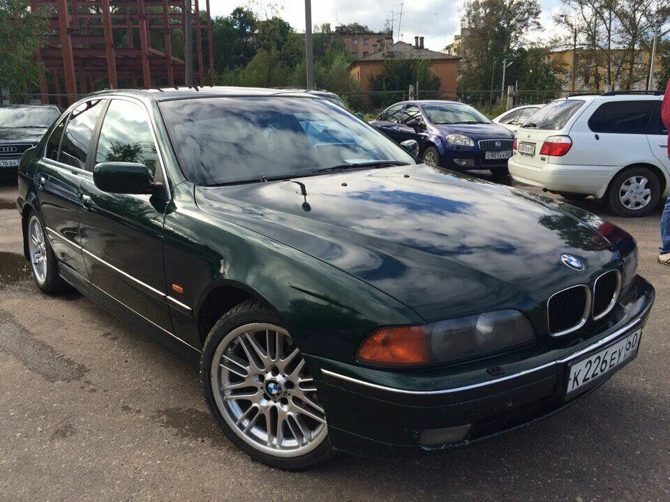 39 99 г. BMW e39 зеленая. БМВ е39 зеленый металлик. BMW e39 темно зеленая. БМВ е39 темно зеленая.