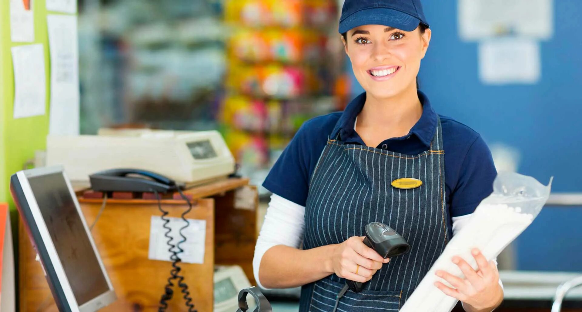 She is a shop assistant. Продавец кассир. Контролер кассир. Профессия контролер кассир. Продавец строительных материалов.