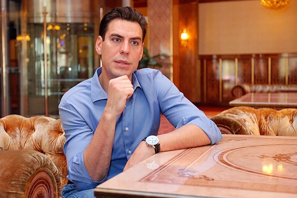 биография актера дмитрия