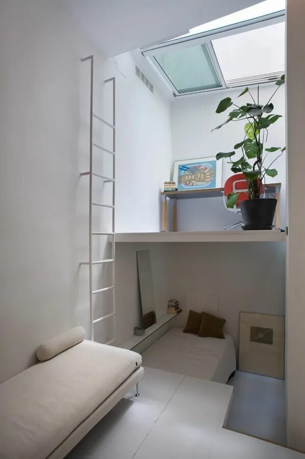 Room 8 4
