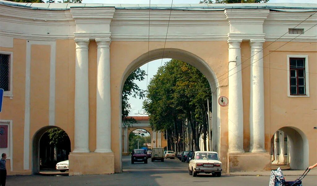 Здание присутственных мест калуга. Арки присутственных мест калуга. Присутственные места калуга. Здание присутственных мест калуга. Присутственные места калуга.