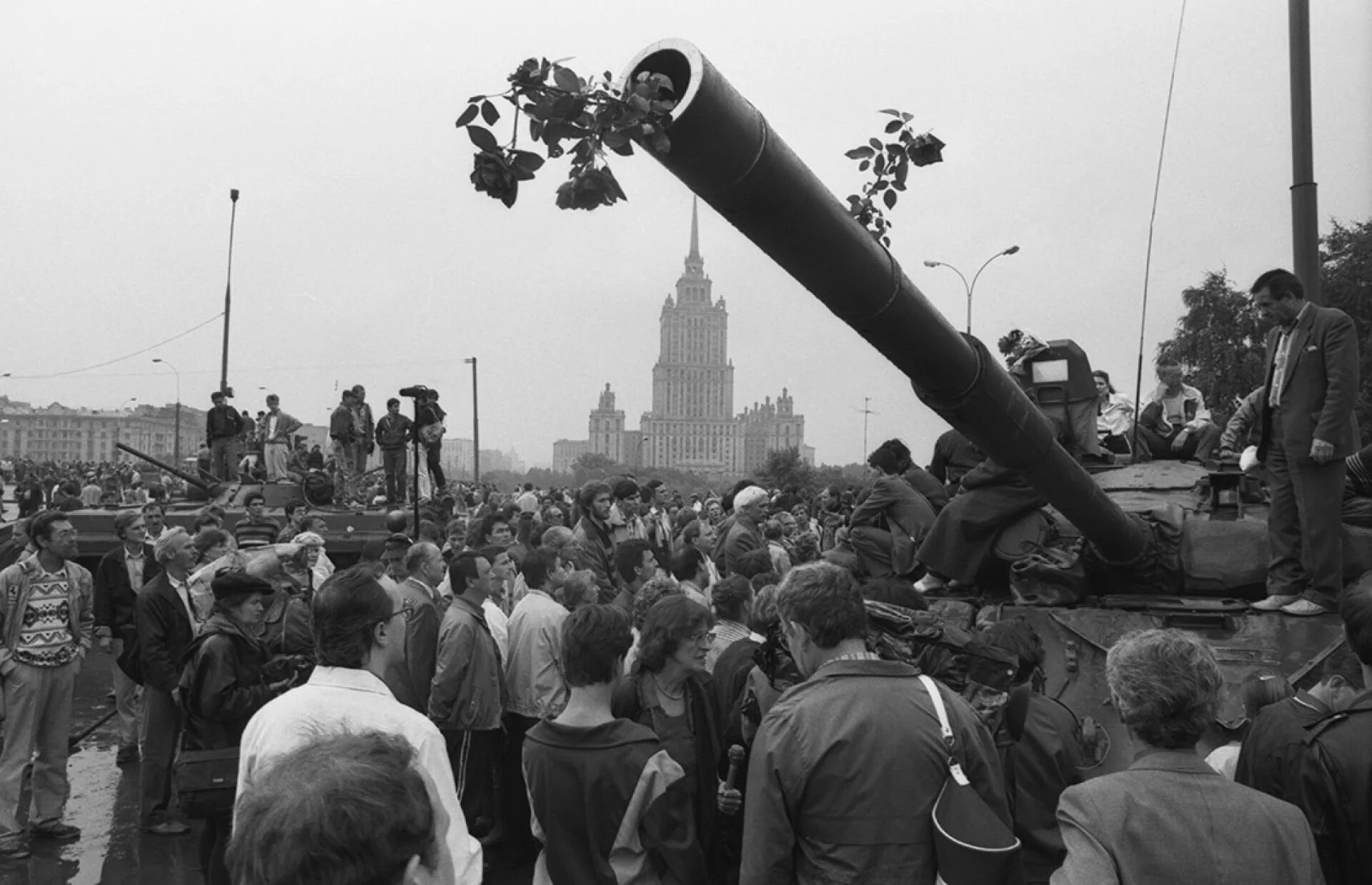 Москва 1991. Гкчп август 1991. 1993 августовский путч танки. октябрьский путч 1991. москва 1993 августовский путч.
