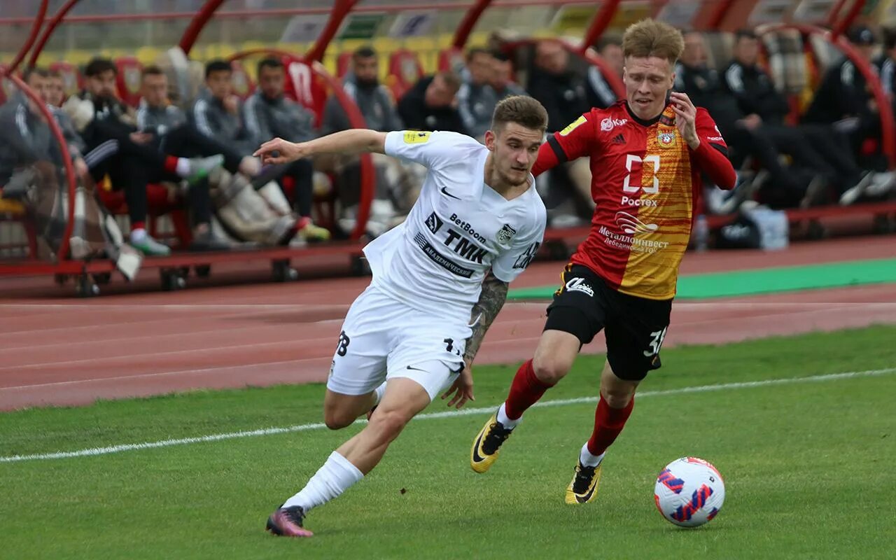 Футбольный матч екатеринбург. Мишкич футболист Урал. FC Ural Yekaterinburg игроки ФК «Урал». Арсенал Урал 1:2 2014.