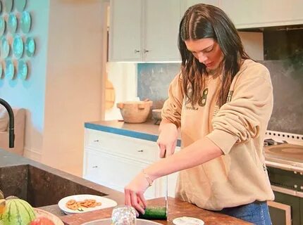 Kris and Kylie Jenner Cut a Zucchini 'Like Kendall' In New Cooking Video