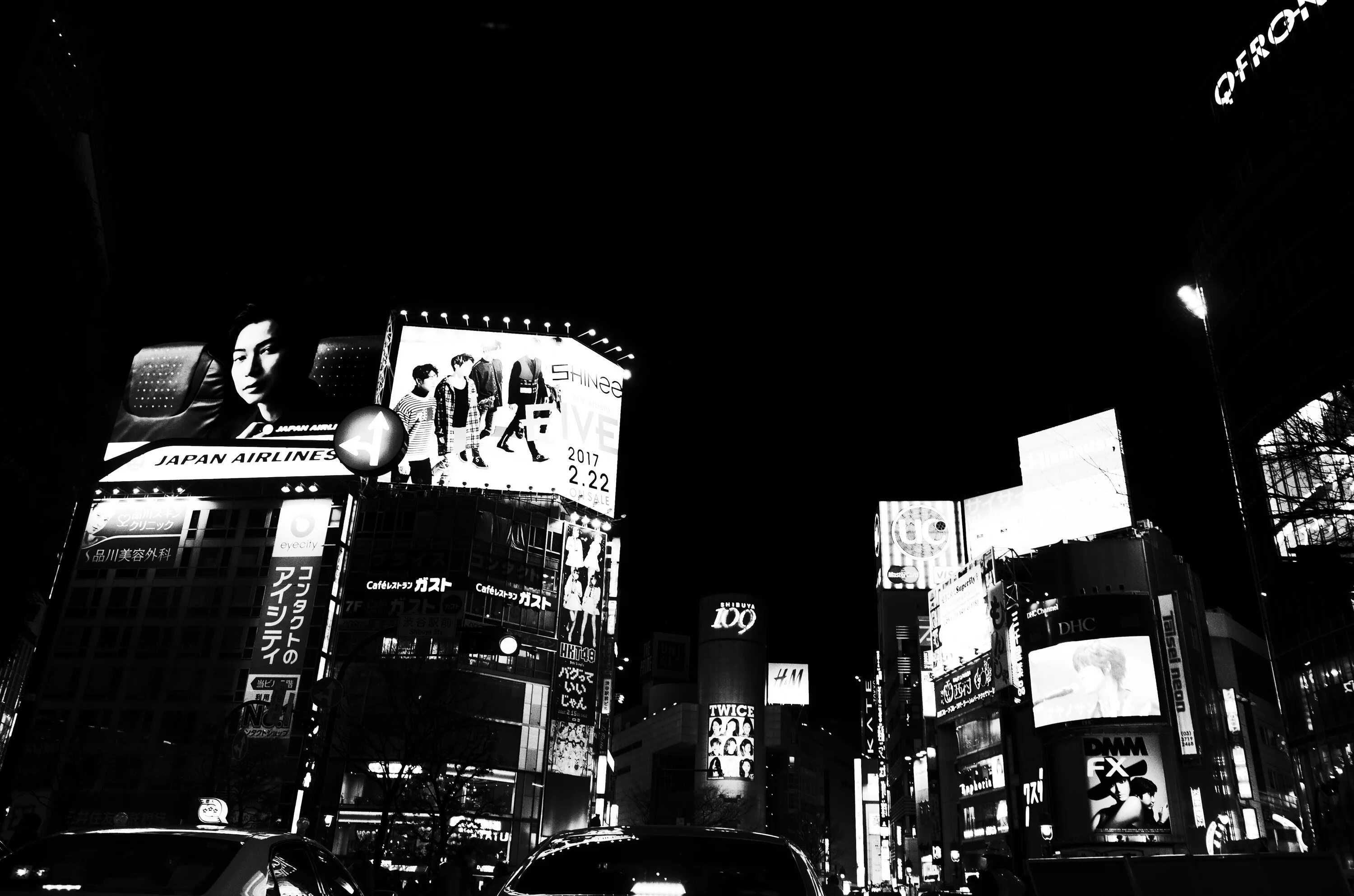 Tokyo black. Черно белый Токио. Япония чб. Черно белая Япония. Токио Нуар.