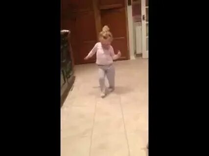 Малышка танец песня