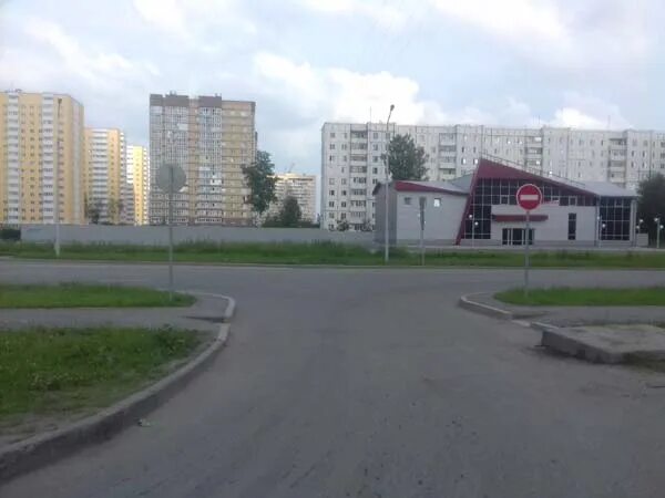 Где находится 10 микрорайон. Тобольск 10 микрорайон школа. тобольск микрорайон 15 16 площадка. 10 микрорайон тобольск игма. 10 микрорайон 15а.