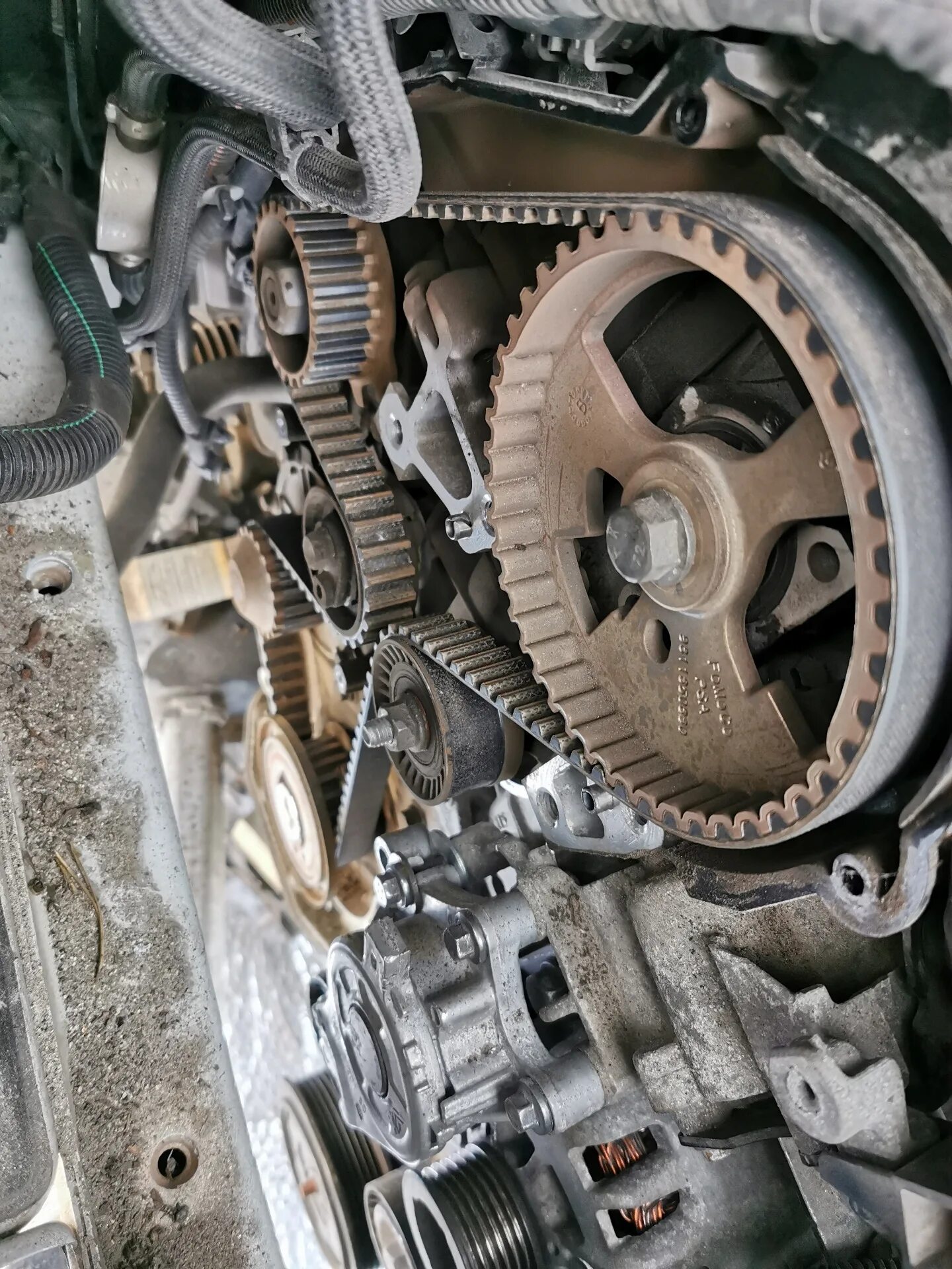 Ситроене грм. 4 1. Грм citroen 1. Метки грм ситроен берлинго 1. 4 бензин метки грм.