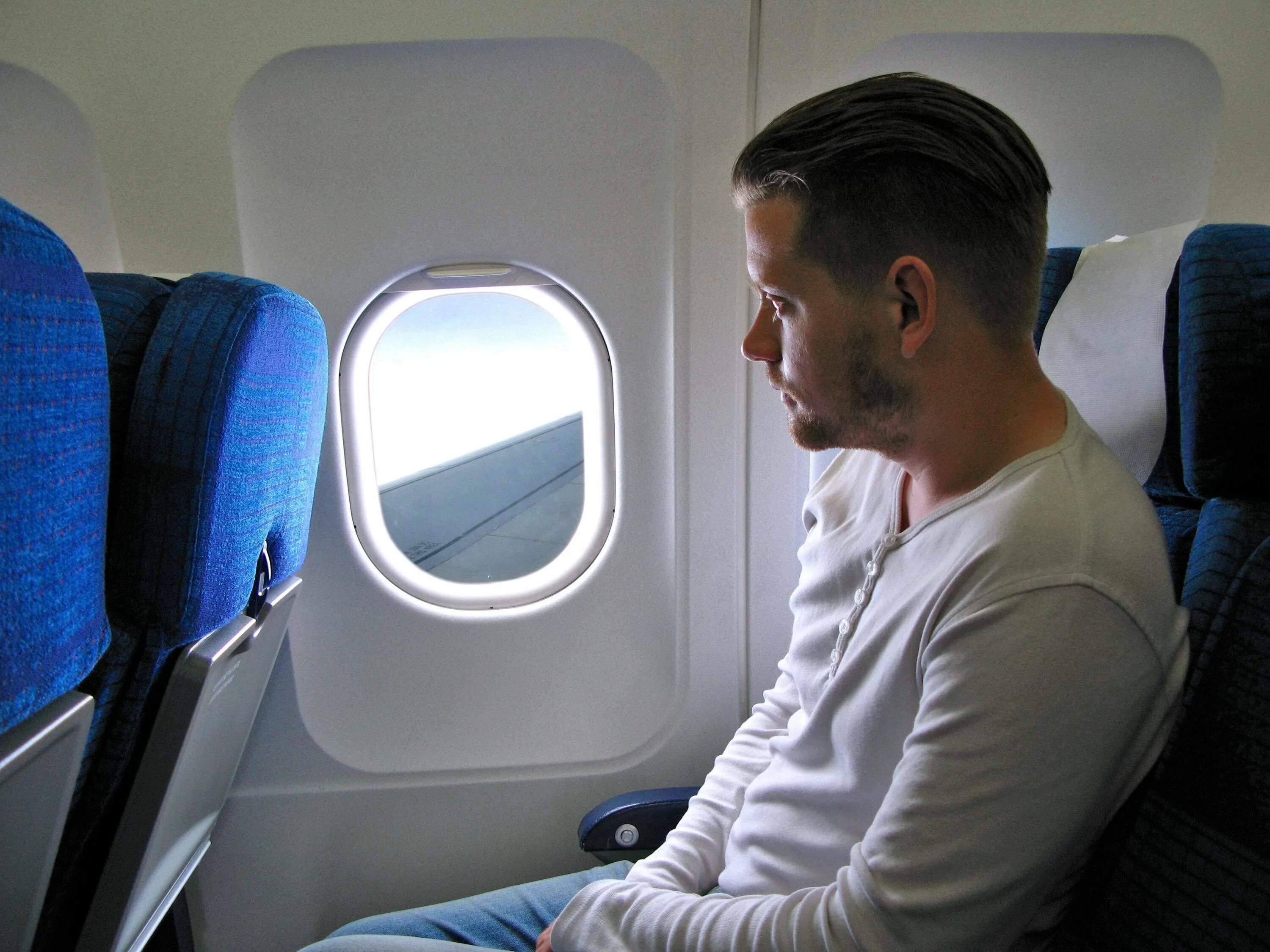 Рейс москва нью-йорк аэрофлот. Нарушения правил в самолете. Дебошир в самолете. Криштиану спит в самолете. Макан я опять в самолете один.