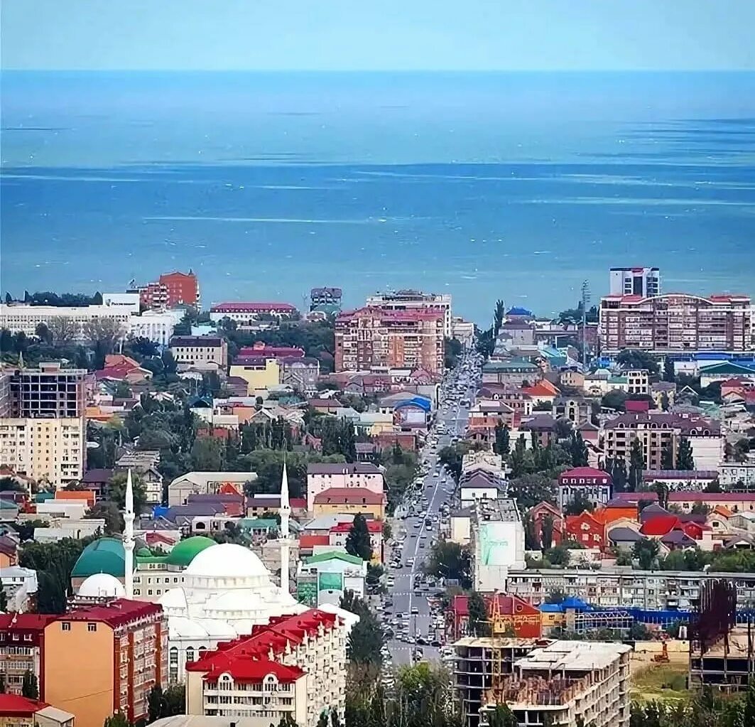 Ленинский район города махачкала. Республика Дагестан столица Махачкала. Махачкала гора Тарки. Дагестан центр города Махачкала. Столица Махачкала центр.