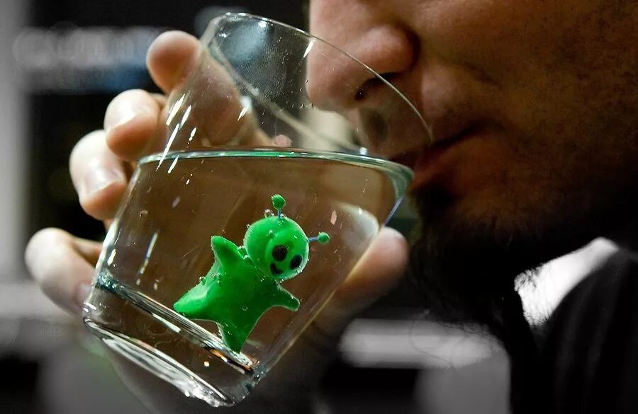 ухудшение качества воды. вода от отравлений. стандарты качества воды. вода из под крана. обезвоживание организма.