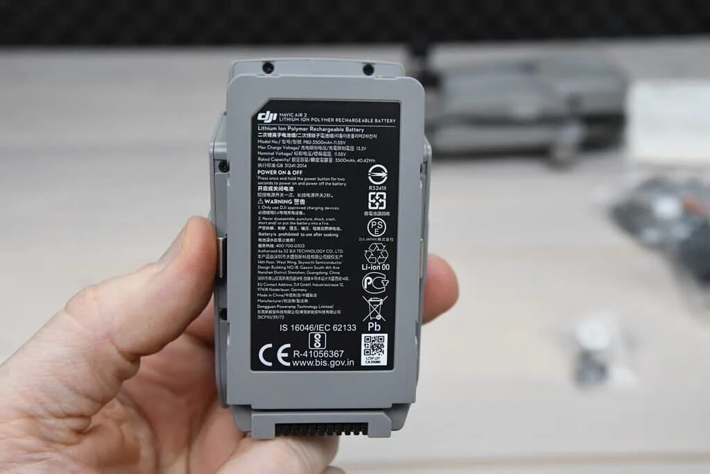 Dji mavic air 2 battery. Зарядное для mavic air. Аккумулятор для dji mavic air. Аккумулятор mavic air 2. Моза аир 2.
