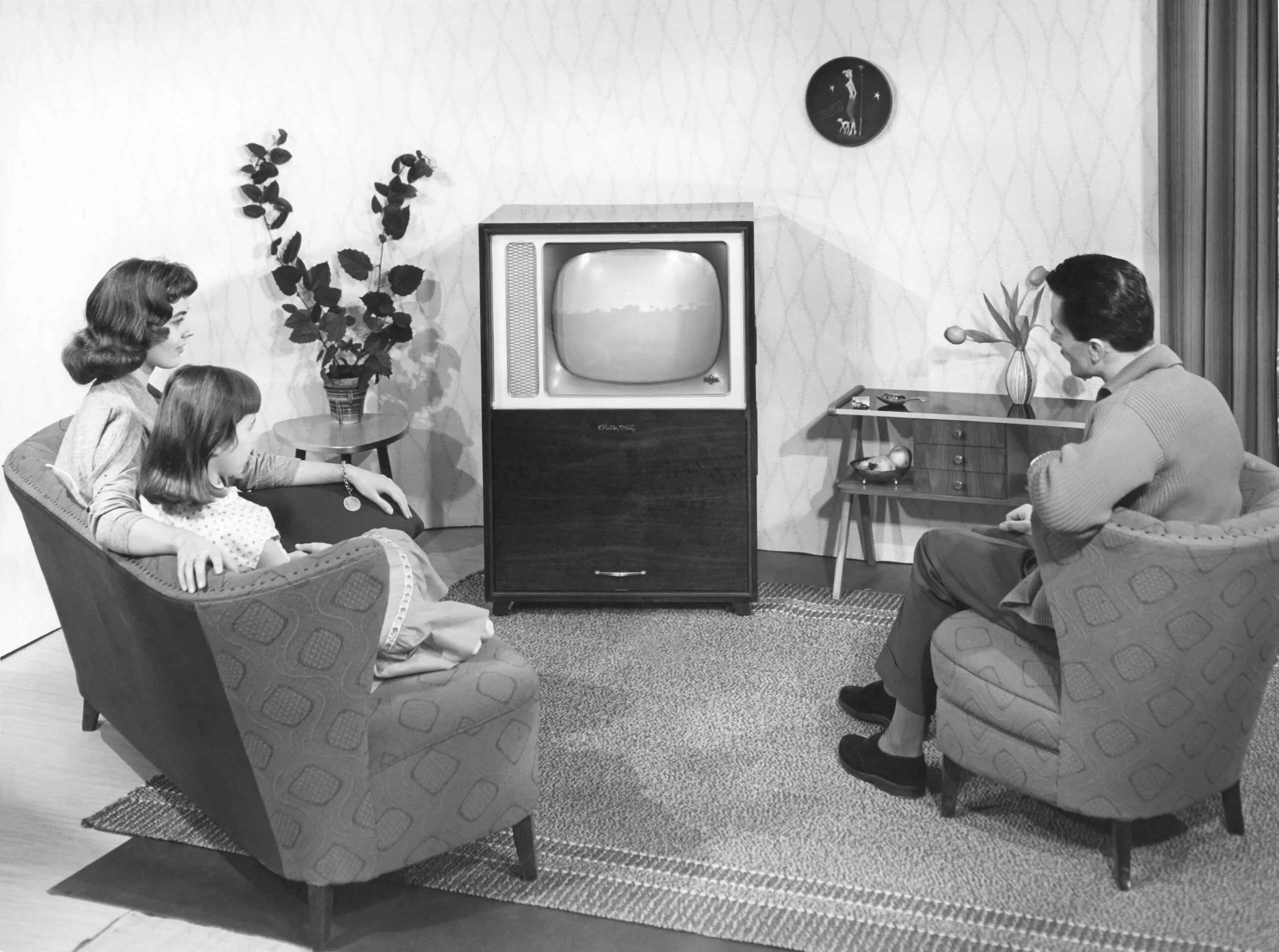 Первая в мире телевизионная передача розинг б. Wistia лого. Of tv one. Of tv one. One tv.