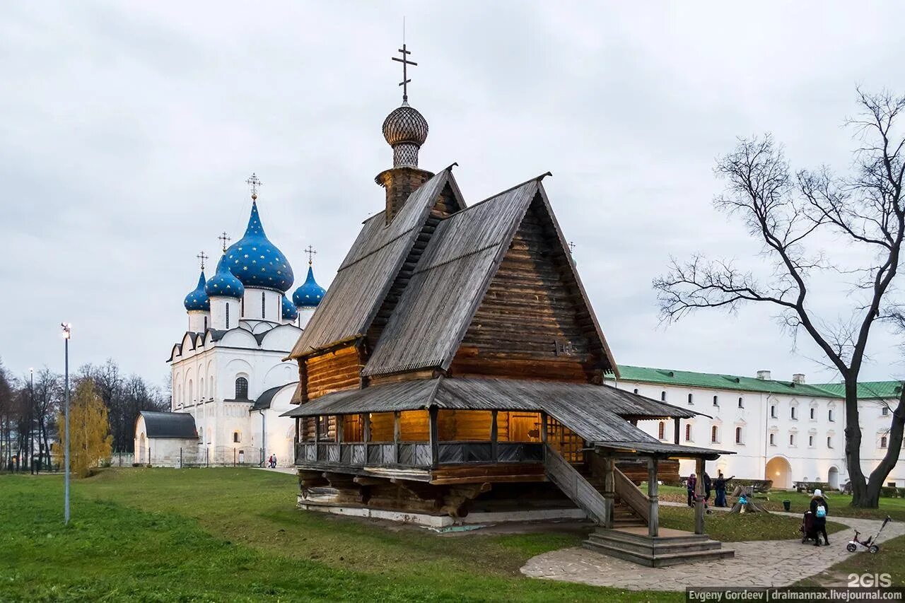 Достопримечательности суздаля фото с названиями. Суздаль достопримечания. Пятиглавая Церковь св Лазаря Суздаль. Город Суздаль 2 Церковь. Город Суздаль достопримечательности.