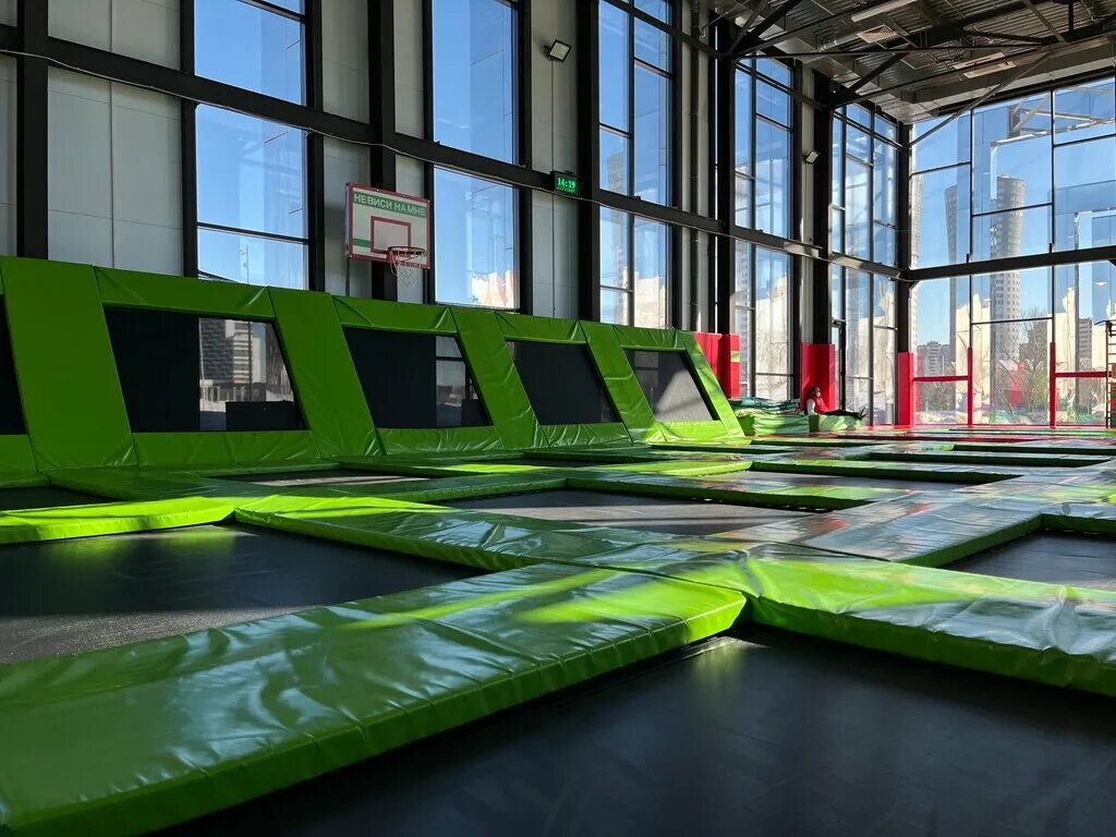 Just jump ходынское поле. метрополис кафе. 777 голд сентер логотип. The center be just. москва сити батутный центр.