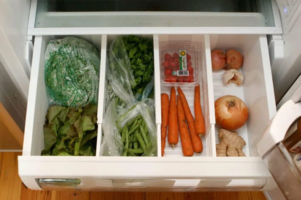 Полезная морозилка. Овощи в ящике. Холодильник для овощей. Хранение продуктов. Ящик для овощей в холодильник.