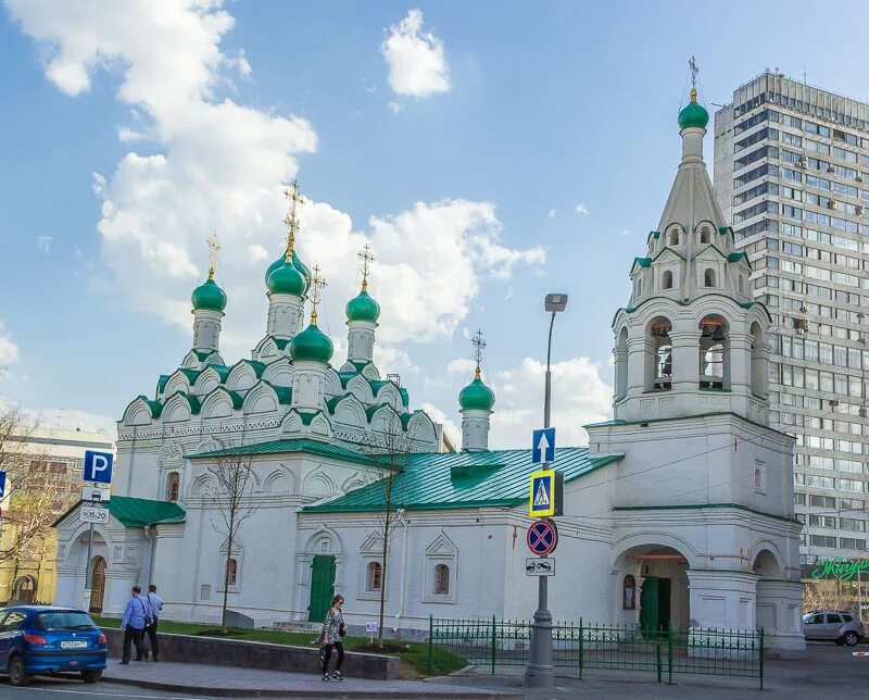 Церковь поварская. Храм Симеона Столпника. Храм Симеона Столпника на Арбате. Церковь Симеона Столпника Москва. Церковь Симеона Столпника на поварской.