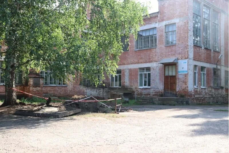 Вакансии нижняя терраса. Вакансии нижняя терраса. Парк на верхней террасе ульяновск. Вакансии нижняя терраса. Улица металлистов нижняя терраса ульяновск.