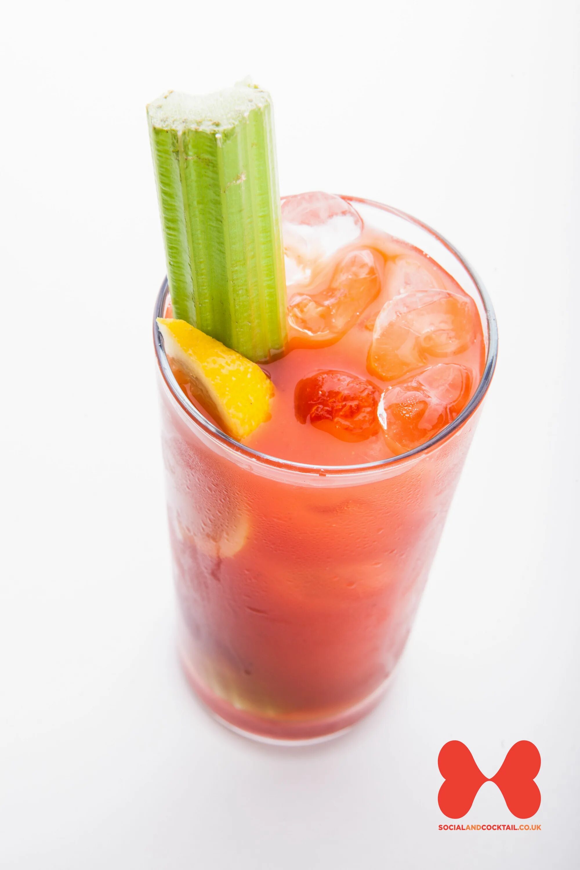 Pepper juice. Bloody Mary коктейль.