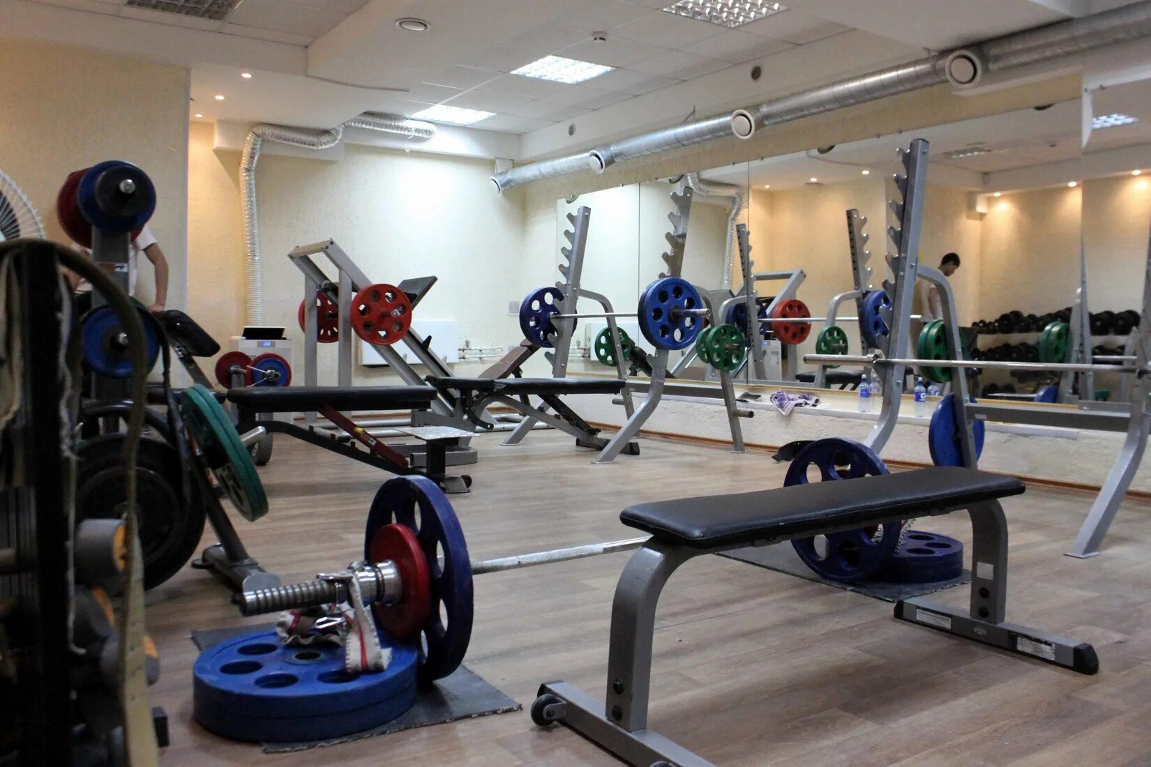 Зевс новосибирск спортклуб зорге. Зевс центр. Зевс тренажерный зал новосибирск. Зевс тренажерный зал новосибирск. Зевс михайловск фитнес клуб.