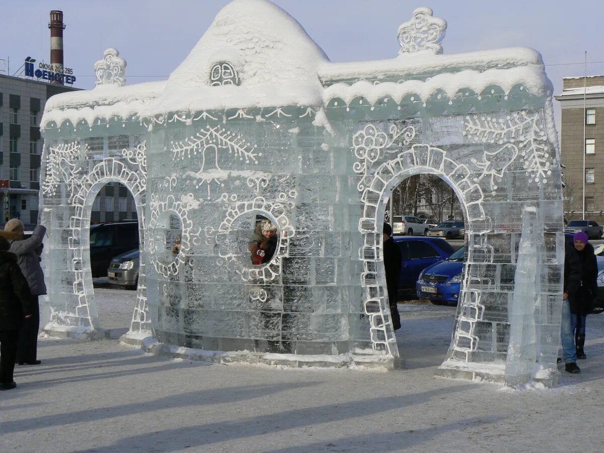 ледяные строения. ледяные строения. ледяные колонны. ледяные строения. замок снежной королевы изо льда.