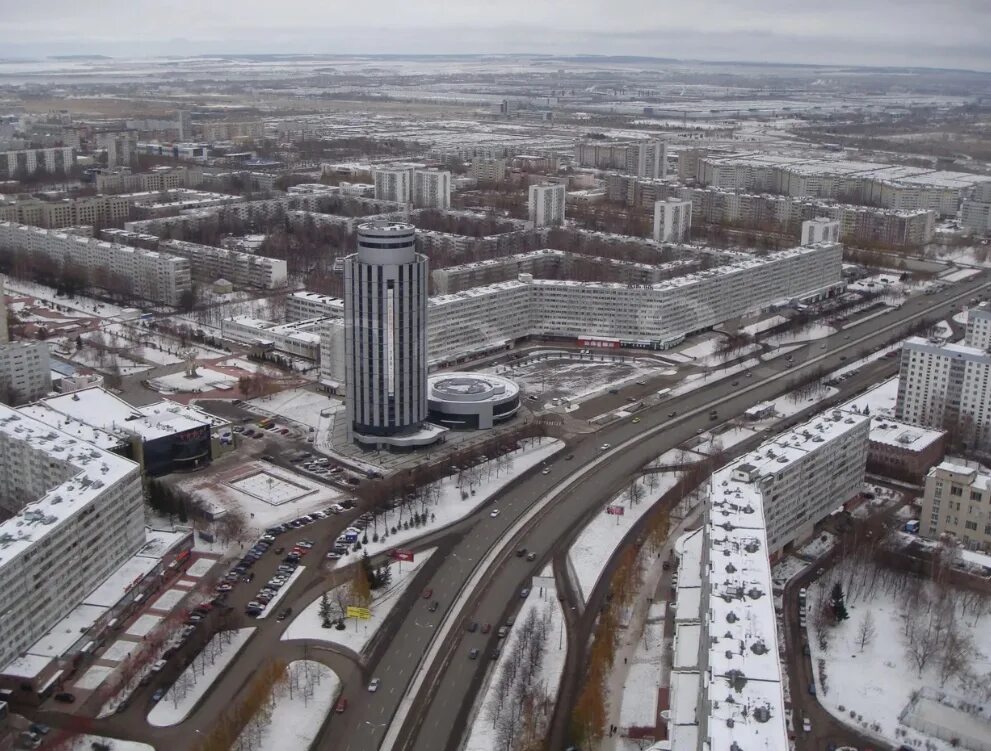 Город набережные челны республики татарстан. Город набережные челны. Набережные челны 2018 год. Город набережные челны. Башня тюбетейка набережные челны.